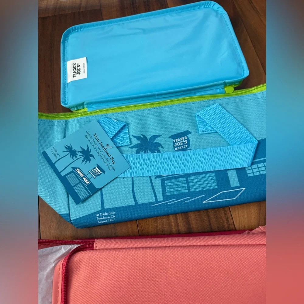 TRADER JOE’S BLUE & PEACH MINI INSULATED COOLER BAGS NWT BUNDLE OF 2